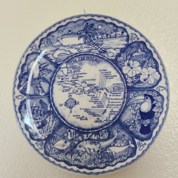 Wall Decor Decorative Plate  Blue White Ceramic Caribbean Islands Home Kitchen - Picture 3 of 4